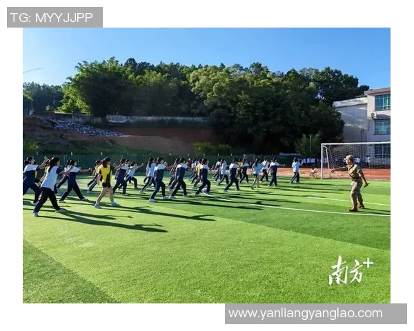 韩国足球明星军训视频展现团队精神与拼搏意志的精彩瞬间 韩国足球明星军训视频展现团队精神与拼搏意志的精彩瞬间