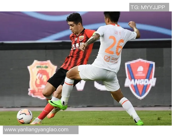 赛后分析:上海篮球队与武汉篮球队的比赛节奏与战术对比探讨 赛后分析:上海篮球队与武汉篮球队的比赛节奏与战术对比探讨